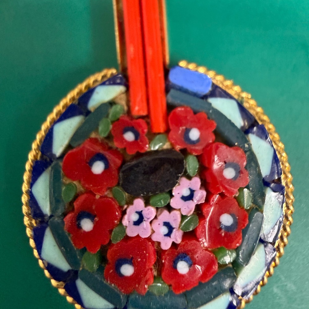 Vintage Micro Mosaic Floral Banjo Keychain - Red & Blue stamped Italy - Picture 3 of 7